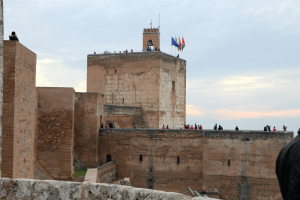 Alcazaba flagi na wieży